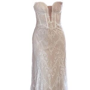 Elegant Lace Maxi Dress